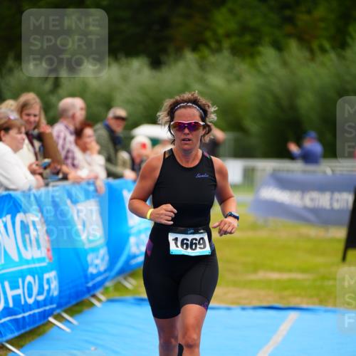 30.08.2026 - Elbe Triathlon Hamburg LAZAROV Photography http://msf.ph/oto/10068953 30.08.2026 12:32:15 Ziel 1614, 1669 meine-sportfotos.de