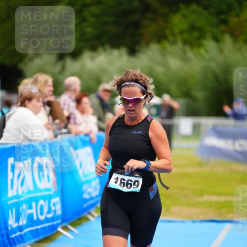 30.08.2026 - Elbe Triathlon Hamburg LAZAROV Photography http://msf.ph/oto/10068960 30.08.2026 12:32:15 Ziel 1614, 1669 meine-sportfotos.de