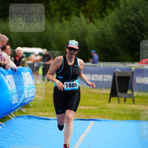 30.08.2026 - Elbe Triathlon Hamburg LAZAROV Photography http://msf.ph/oto/10068978 30.08.2026 12:32:31 Ziel 1686 meine-sportfotos.de