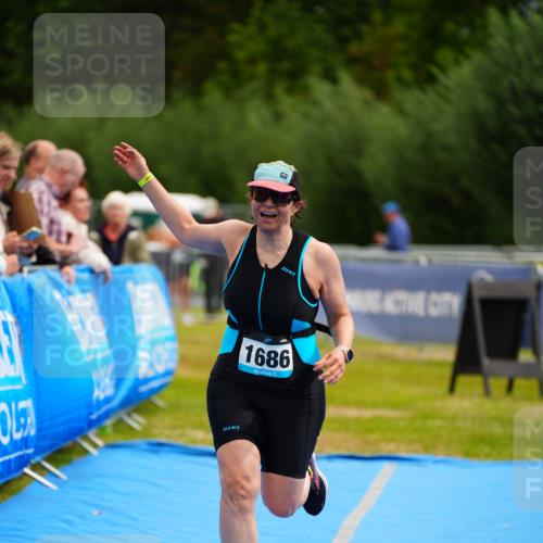30.08.2026 - Elbe Triathlon Hamburg LAZAROV Photography http://msf.ph/oto/10068984 30.08.2026 12:32:31 Ziel 1686 meine-sportfotos.de