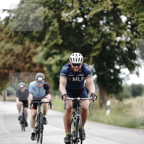 30.08.2026 - Elbe Triathlon Hamburg Michael Burmester http://msf.ph/oto/10068985 30.08.2026 09:37:42 Radfahren 356, 362, 439, 497, 555, 642, 711, 1897 meine-sportfotos.de