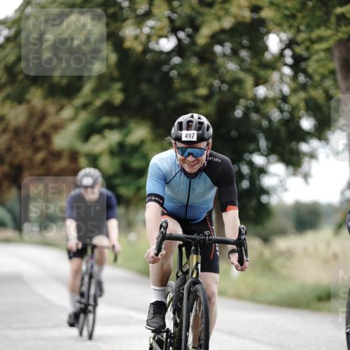 30.08.2026 - Elbe Triathlon Hamburg Michael Burmester http://msf.ph/oto/10068990 30.08.2026 09:37:43 Radfahren 356, 362, 439, 497, 555, 642, 711, 1897 meine-sportfotos.de