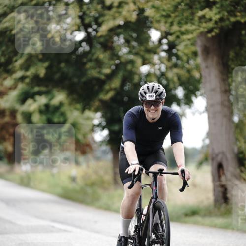 30.08.2026 - Elbe Triathlon Hamburg Michael Burmester http://msf.ph/oto/10068994 30.08.2026 09:37:44 Radfahren 356, 439, 497, 550, 555, 642, 711, 1897 meine-sportfotos.de