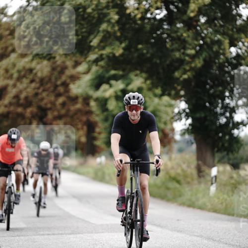 30.08.2026 - Elbe Triathlon Hamburg Michael Burmester http://msf.ph/oto/10069001 30.08.2026 09:37:51 Radfahren 320, 356, 451, 550, 711, 739, 761 meine-sportfotos.de