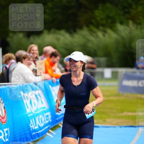 30.08.2026 - Elbe Triathlon Hamburg LAZAROV Photography http://msf.ph/oto/10069023 30.08.2026 12:32:58 Ziel 1666 meine-sportfotos.de