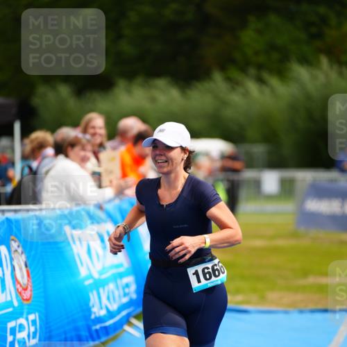 30.08.2026 - Elbe Triathlon Hamburg LAZAROV Photography http://msf.ph/oto/10069026 30.08.2026 12:32:58 Ziel 1666 meine-sportfotos.de