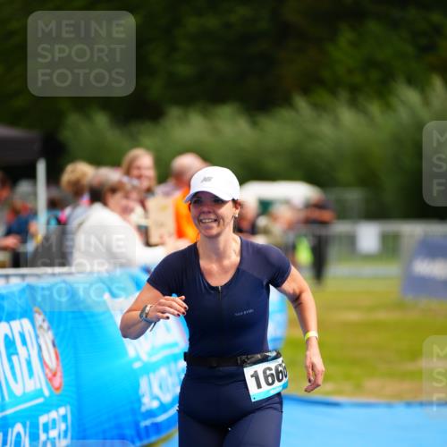 30.08.2026 - Elbe Triathlon Hamburg LAZAROV Photography http://msf.ph/oto/10069028 30.08.2026 12:32:58 Ziel 1666 meine-sportfotos.de