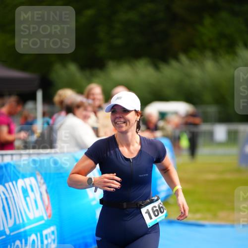 30.08.2026 - Elbe Triathlon Hamburg LAZAROV Photography http://msf.ph/oto/10069032 30.08.2026 12:32:58 Ziel 1666 meine-sportfotos.de