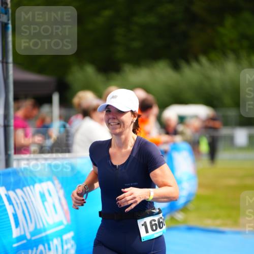 30.08.2026 - Elbe Triathlon Hamburg LAZAROV Photography http://msf.ph/oto/10069036 30.08.2026 12:32:59 Ziel 1666 meine-sportfotos.de