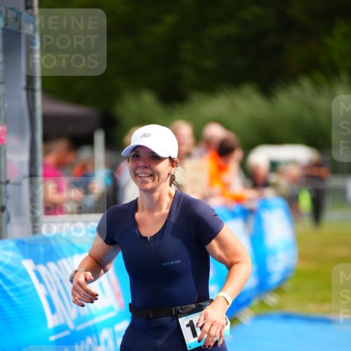 30.08.2026 - Elbe Triathlon Hamburg LAZAROV Photography http://msf.ph/oto/10069037 30.08.2026 12:32:59 Ziel 1666 meine-sportfotos.de