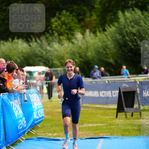 30.08.2026 - Elbe Triathlon Hamburg LAZAROV Photography http://msf.ph/oto/10069040 30.08.2026 12:33:07 Ziel 1497 meine-sportfotos.de