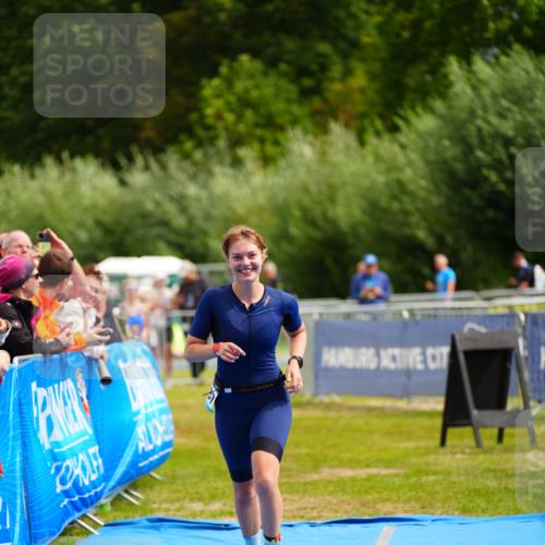 30.08.2026 - Elbe Triathlon Hamburg LAZAROV Photography http://msf.ph/oto/10069044 30.08.2026 12:33:08 Ziel 1497 meine-sportfotos.de