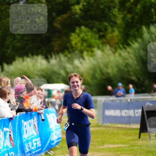 30.08.2026 - Elbe Triathlon Hamburg LAZAROV Photography http://msf.ph/oto/10069049 30.08.2026 12:33:08 Ziel 1497 meine-sportfotos.de