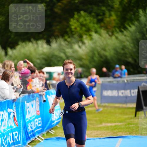 30.08.2026 - Elbe Triathlon Hamburg LAZAROV Photography http://msf.ph/oto/10069052 30.08.2026 12:33:08 Ziel 1497 meine-sportfotos.de