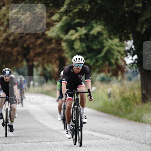30.08.2026 - Elbe Triathlon Hamburg Michael Burmester http://msf.ph/oto/10069065 30.08.2026 09:38:36 Radfahren 289, 352, 410, 462, 668, 693 meine-sportfotos.de