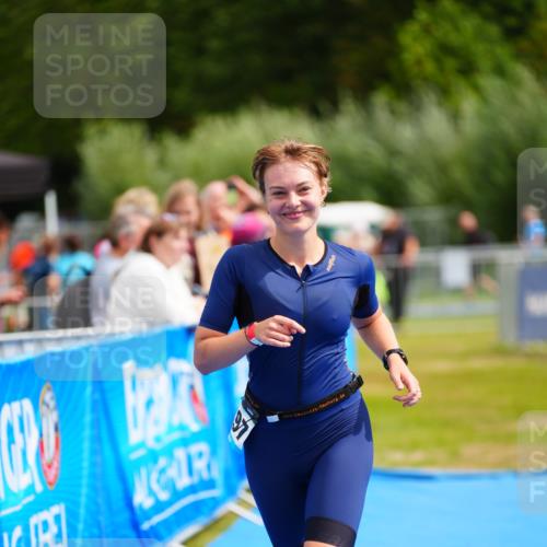 30.08.2026 - Elbe Triathlon Hamburg LAZAROV Photography http://msf.ph/oto/10069068 30.08.2026 12:33:09 Ziel 1497 meine-sportfotos.de