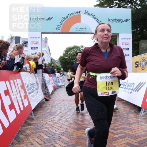 30.08.2026 - Blankeneser Heldenlauf Lena Gebhardt http://msf.ph/oto/10069072 30.08.2026 10:02:43 Ziel 1134, 1356, 1468, 1471, 1515 meine-sportfotos.de
