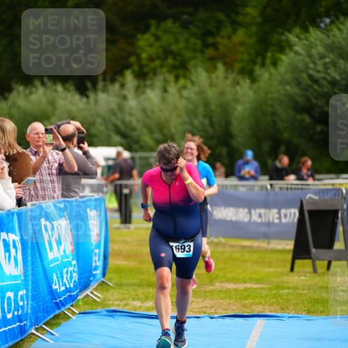 30.08.2026 - Elbe Triathlon Hamburg LAZAROV Photography http://msf.ph/oto/10069084 30.08.2026 12:33:33 Ziel 1651, 1693 meine-sportfotos.de