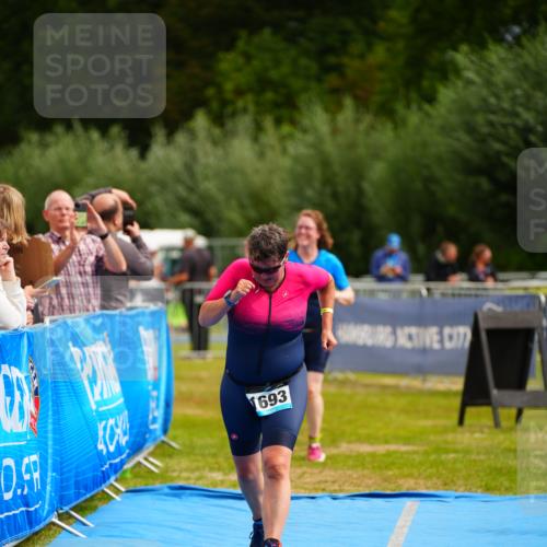 30.08.2026 - Elbe Triathlon Hamburg LAZAROV Photography http://msf.ph/oto/10069090 30.08.2026 12:33:33 Ziel 1651, 1693 meine-sportfotos.de