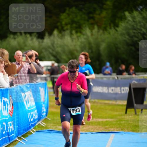 30.08.2026 - Elbe Triathlon Hamburg LAZAROV Photography http://msf.ph/oto/10069093 30.08.2026 12:33:34 Ziel 1651, 1693 meine-sportfotos.de