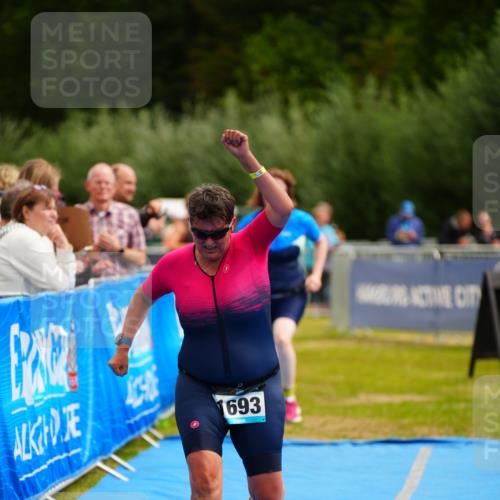 30.08.2026 - Elbe Triathlon Hamburg LAZAROV Photography http://msf.ph/oto/10069107 30.08.2026 12:33:35 Ziel 1651, 1693 meine-sportfotos.de