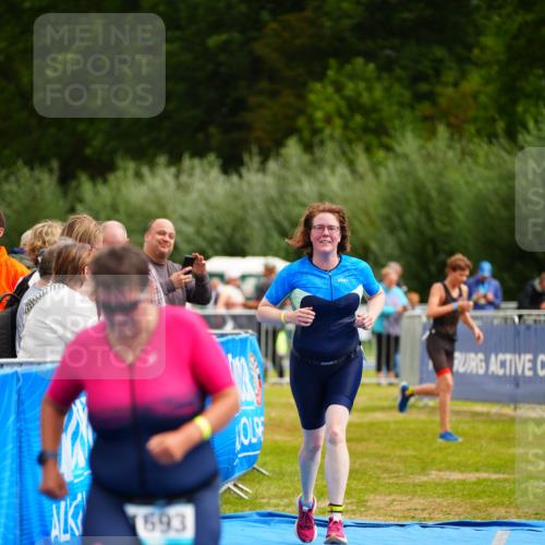 30.08.2026 - Elbe Triathlon Hamburg LAZAROV Photography http://msf.ph/oto/10069109 30.08.2026 12:33:35 Ziel 1651, 1693 meine-sportfotos.de