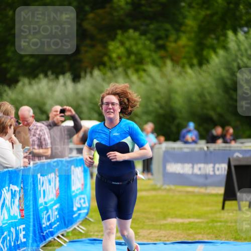 30.08.2026 - Elbe Triathlon Hamburg LAZAROV Photography http://msf.ph/oto/10069126 30.08.2026 12:33:37 Ziel 1651, 1693 meine-sportfotos.de