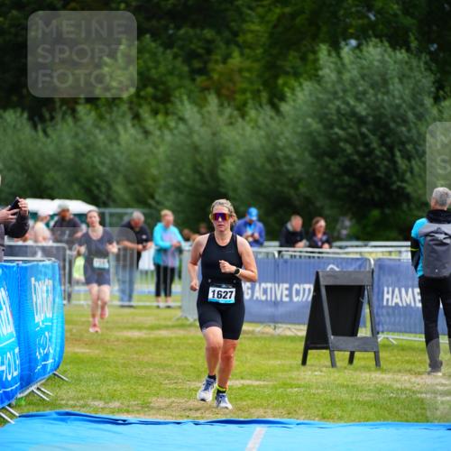 30.08.2026 - Elbe Triathlon Hamburg LAZAROV Photography http://msf.ph/oto/10069143 30.08.2026 12:33:46 Ziel 1627 meine-sportfotos.de