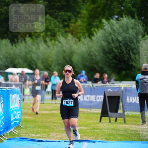30.08.2026 - Elbe Triathlon Hamburg LAZAROV Photography http://msf.ph/oto/10069151 30.08.2026 12:33:47 Ziel 1592, 1627 meine-sportfotos.de