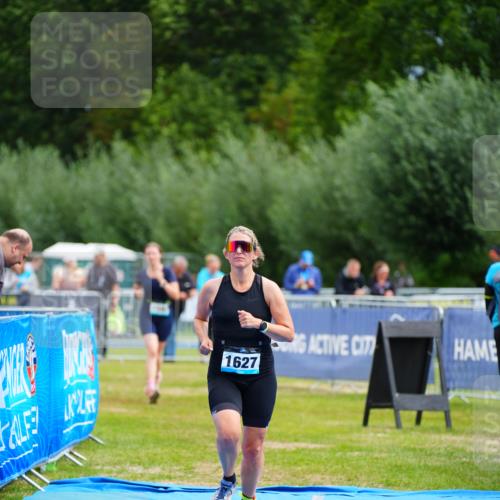 30.08.2026 - Elbe Triathlon Hamburg LAZAROV Photography http://msf.ph/oto/10069157 30.08.2026 12:33:47 Ziel 1592, 1627 meine-sportfotos.de
