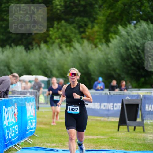 30.08.2026 - Elbe Triathlon Hamburg LAZAROV Photography http://msf.ph/oto/10069159 30.08.2026 12:33:47 Ziel 1592, 1627 meine-sportfotos.de