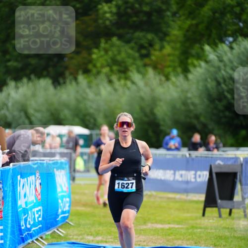 30.08.2026 - Elbe Triathlon Hamburg LAZAROV Photography http://msf.ph/oto/10069162 30.08.2026 12:33:47 Ziel 1592, 1627 meine-sportfotos.de