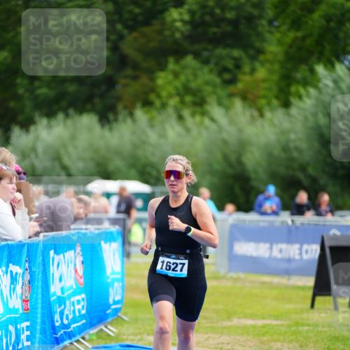30.08.2026 - Elbe Triathlon Hamburg LAZAROV Photography http://msf.ph/oto/10069167 30.08.2026 12:33:48 Ziel 1592, 1627 meine-sportfotos.de