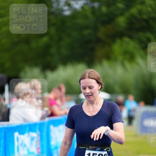 30.08.2026 - Elbe Triathlon Hamburg LAZAROV Photography http://msf.ph/oto/10069207 30.08.2026 12:33:56 Ziel 1592 meine-sportfotos.de