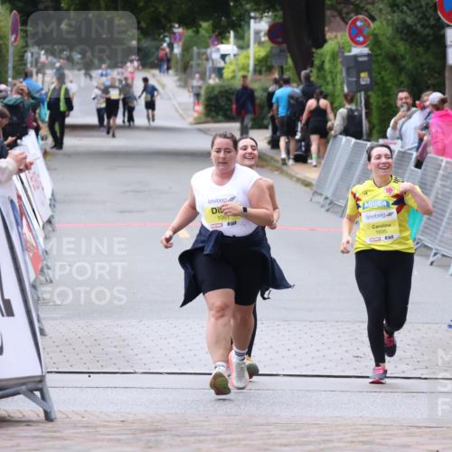 30.08.2026 - Blankeneser Heldenlauf Lena Gebhardt http://msf.ph/oto/10069210 30.08.2026 10:03:02 Ziel  meine-sportfotos.de