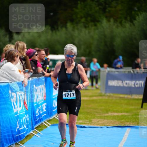 30.08.2026 - Elbe Triathlon Hamburg LAZAROV Photography http://msf.ph/oto/10069215 30.08.2026 12:34:22 Ziel 1717 meine-sportfotos.de