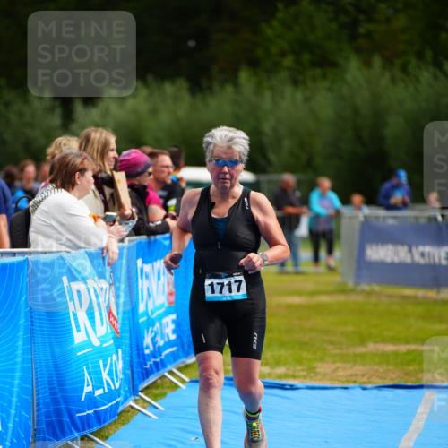30.08.2026 - Elbe Triathlon Hamburg LAZAROV Photography http://msf.ph/oto/10069219 30.08.2026 12:34:22 Ziel 1717 meine-sportfotos.de