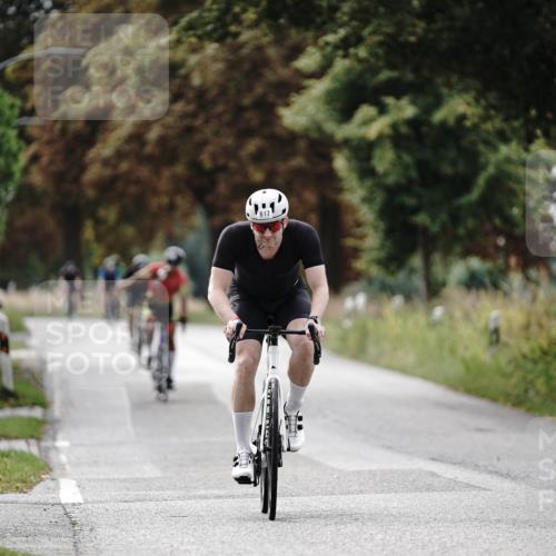 30.08.2026 - Elbe Triathlon Hamburg Michael Burmester http://msf.ph/oto/10069220 30.08.2026 09:40:04 Radfahren 466, 617, 643, 657, 883 meine-sportfotos.de