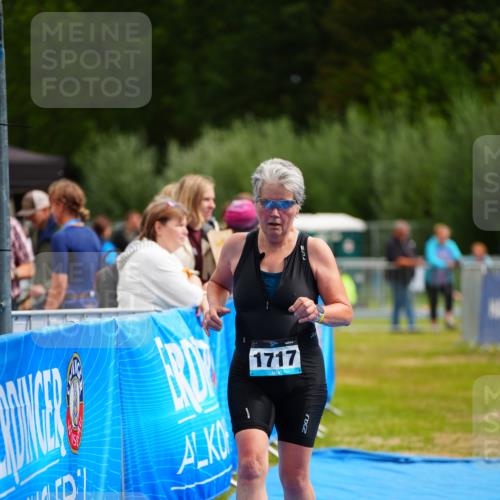 30.08.2026 - Elbe Triathlon Hamburg LAZAROV Photography http://msf.ph/oto/10069229 30.08.2026 12:34:22 Ziel 1717 meine-sportfotos.de