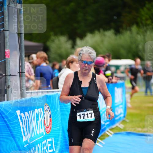30.08.2026 - Elbe Triathlon Hamburg LAZAROV Photography http://msf.ph/oto/10069238 30.08.2026 12:34:23 Ziel 1717 meine-sportfotos.de