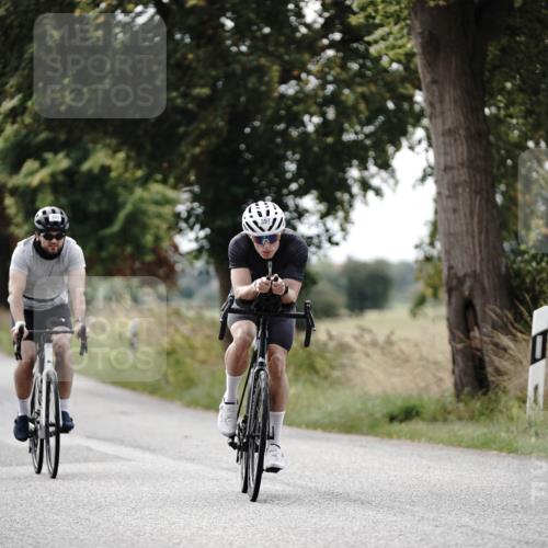 30.08.2026 - Elbe Triathlon Hamburg Michael Burmester http://msf.ph/oto/10069251 30.08.2026 09:40:37 Radfahren 255, 299, 397, 399, 403, 404, 676 meine-sportfotos.de