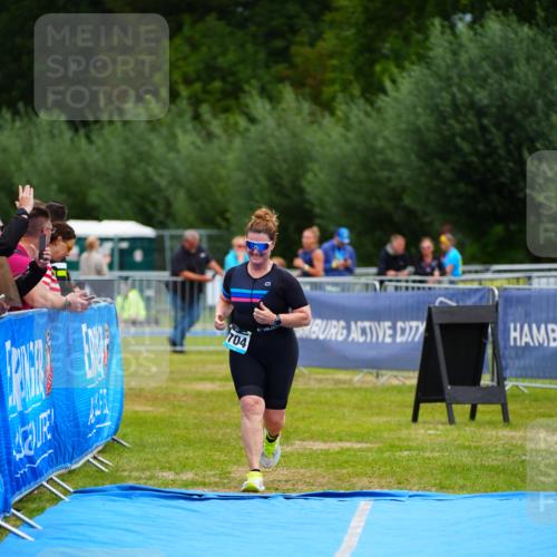 30.08.2026 - Elbe Triathlon Hamburg LAZAROV Photography http://msf.ph/oto/10069252 30.08.2026 12:35:03 Ziel 1704 meine-sportfotos.de