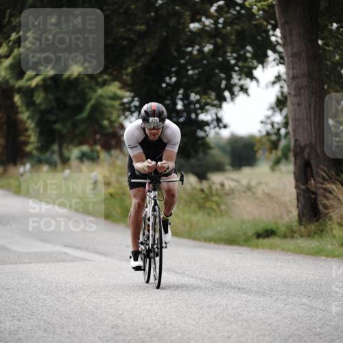 30.08.2026 - Elbe Triathlon Hamburg Michael Burmester http://msf.ph/oto/10069265 30.08.2026 09:40:41 Radfahren 288, 318, 399, 403, 404, 676 meine-sportfotos.de
