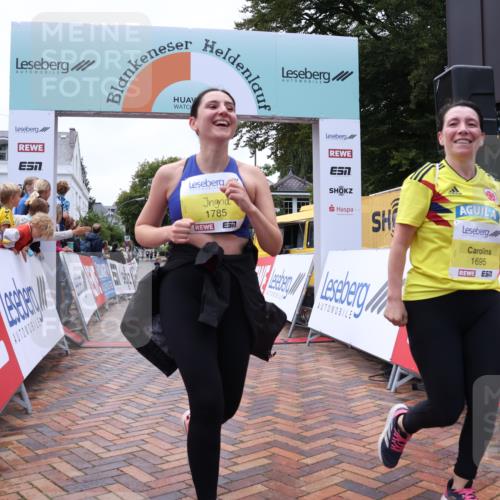 30.08.2026 - Blankeneser Heldenlauf Lena Gebhardt http://msf.ph/oto/10069272 30.08.2026 10:03:14 Ziel 1051, 1695, 1785 meine-sportfotos.de