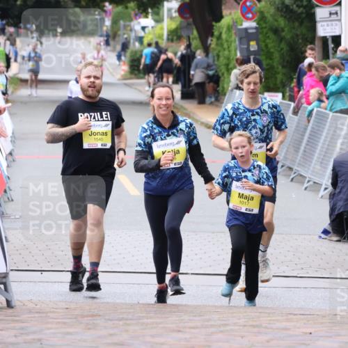 30.08.2026 - Blankeneser Heldenlauf Lena Gebhardt http://msf.ph/oto/10069280 30.08.2026 10:03:37 Ziel  meine-sportfotos.de