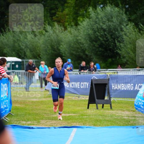 30.08.2026 - Elbe Triathlon Hamburg LAZAROV Photography http://msf.ph/oto/10069306 30.08.2026 12:35:10 Ziel 1674, 1704 meine-sportfotos.de