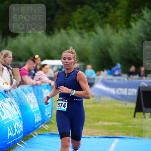 30.08.2026 - Elbe Triathlon Hamburg LAZAROV Photography http://msf.ph/oto/10069321 30.08.2026 12:35:13 Ziel 1674 meine-sportfotos.de