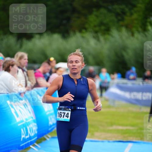 30.08.2026 - Elbe Triathlon Hamburg LAZAROV Photography http://msf.ph/oto/10069328 30.08.2026 12:35:14 Ziel 1674 meine-sportfotos.de
