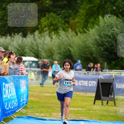 30.08.2026 - Elbe Triathlon Hamburg LAZAROV Photography http://msf.ph/oto/10069355 30.08.2026 12:35:58 Ziel 1476 meine-sportfotos.de