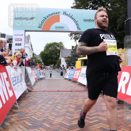 30.08.2026 - Blankeneser Heldenlauf Lena Gebhardt http://msf.ph/oto/10069359 30.08.2026 10:03:46 Ziel 1015, 1017, 1540 meine-sportfotos.de